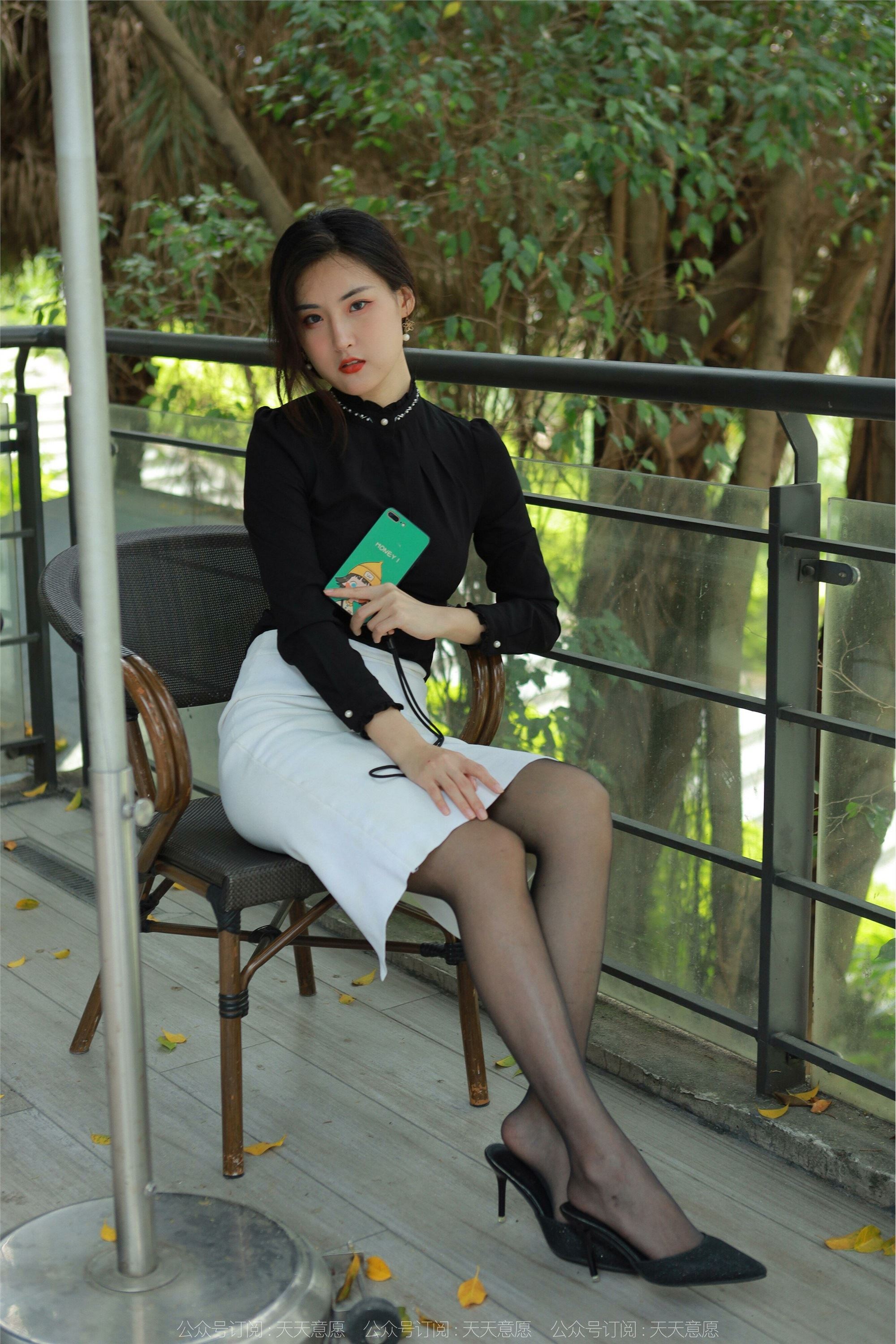 IESS异思趣向  2022.05.15 丝享家 1089：小宝《黑丝黑衬衣》